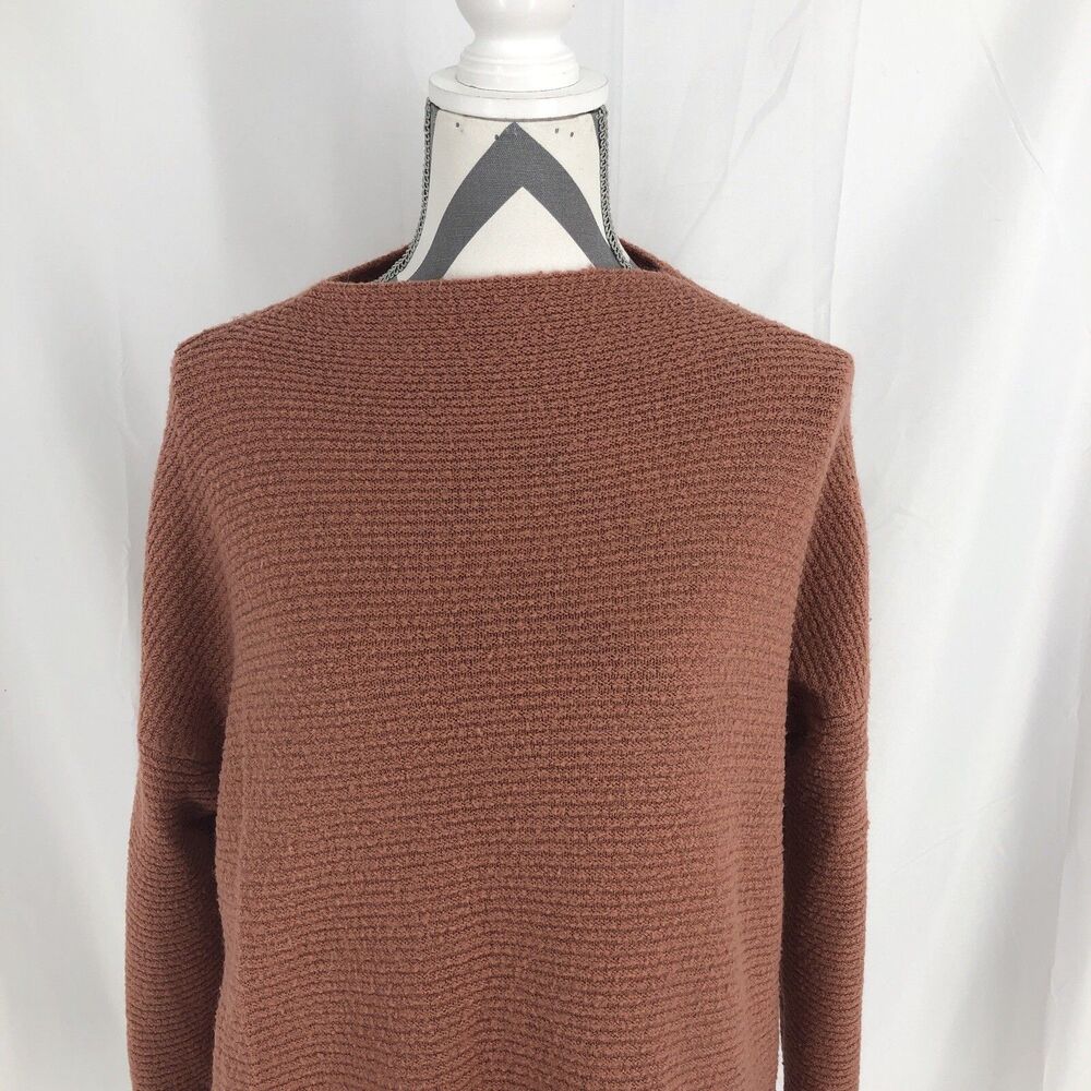 FOREVER 21 Slit Neck Dark Coral Ribbed Pullover Sweater Medium
